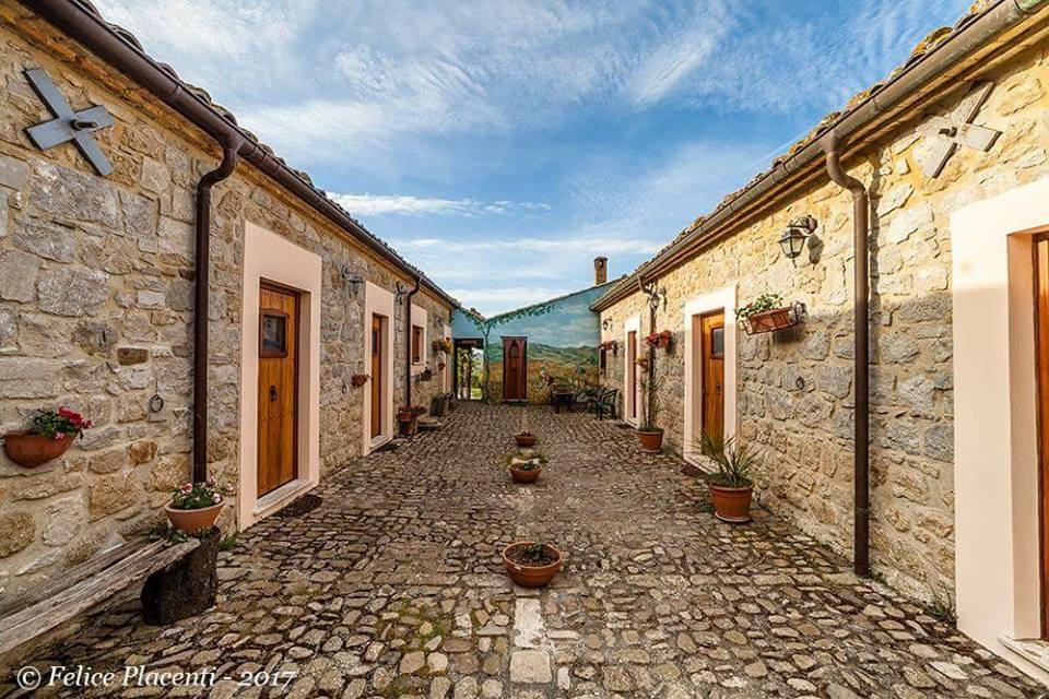Masseria Xireni Castellana Sicula Exterior foto
